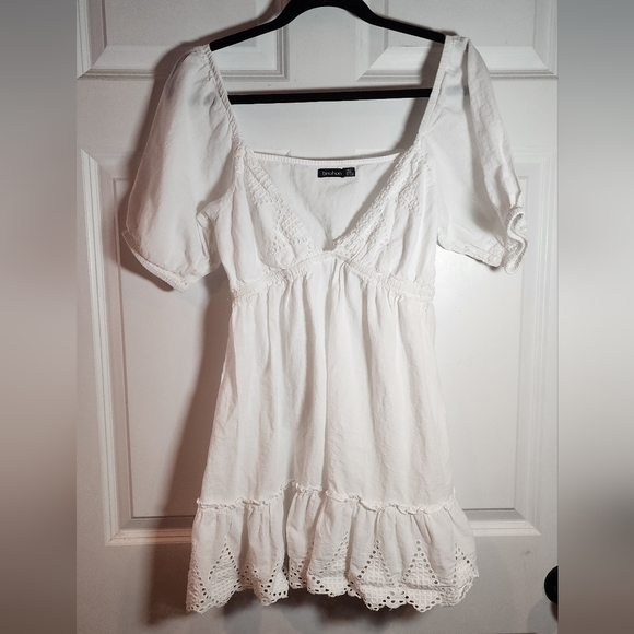 Boohoo Dresses & Skirts - Boohoo White Eyelet Mini Dress Women US 10